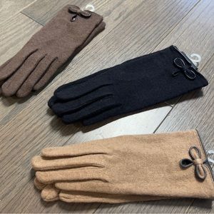 Gloves